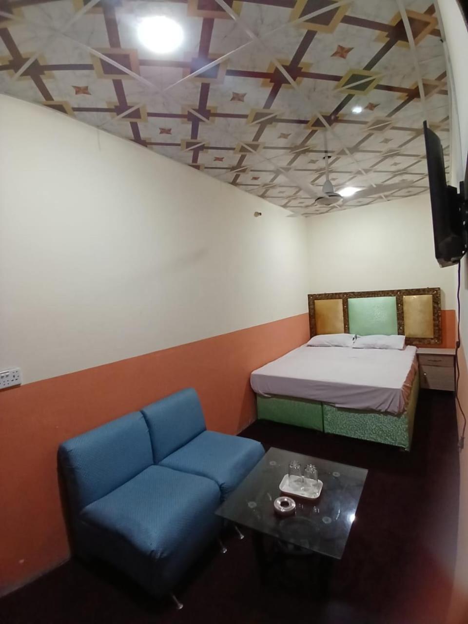 New Pak Royal Hotel Lahore Luaran gambar